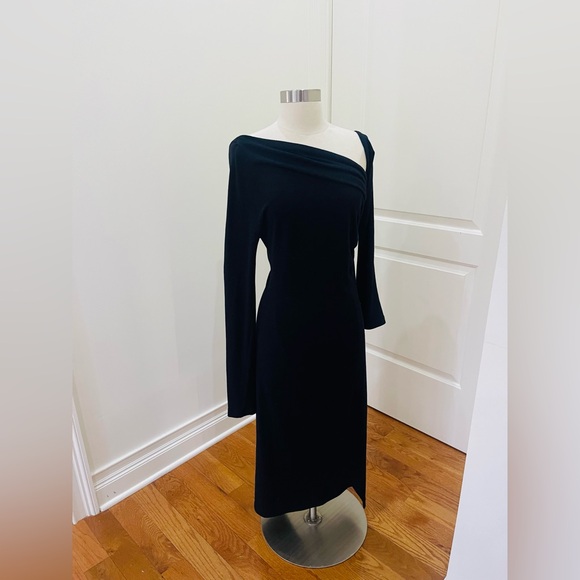 Donna Karan Elegant Black Off-Shoulder Dress - Picture 5 of 10